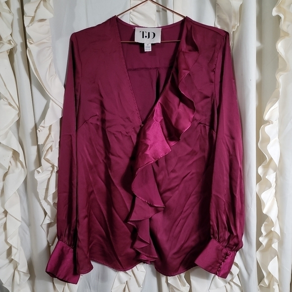 The Jetset Diaries Nico Ruffle Satin Blouse Medium Berry - Picture 3 of 8
